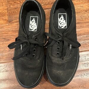 Men 5.5 or women 7 size black vans